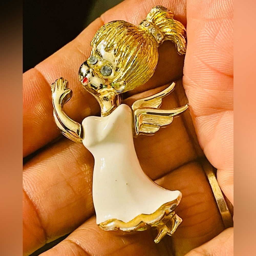 Vintage Beatrix Gold and White Enamel Angel Brooch Pin. Gold Tone